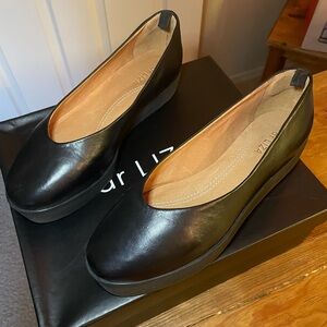 Dr. Liza Ballet Sneaker Black Size 6.5M